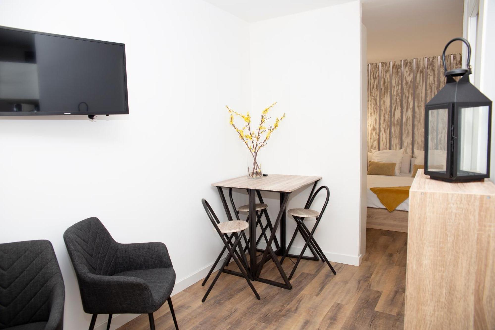 Conil Apartamentos La Dama Y El Vagabundo Кониль-де-ла-Фронтера Экстерьер фото